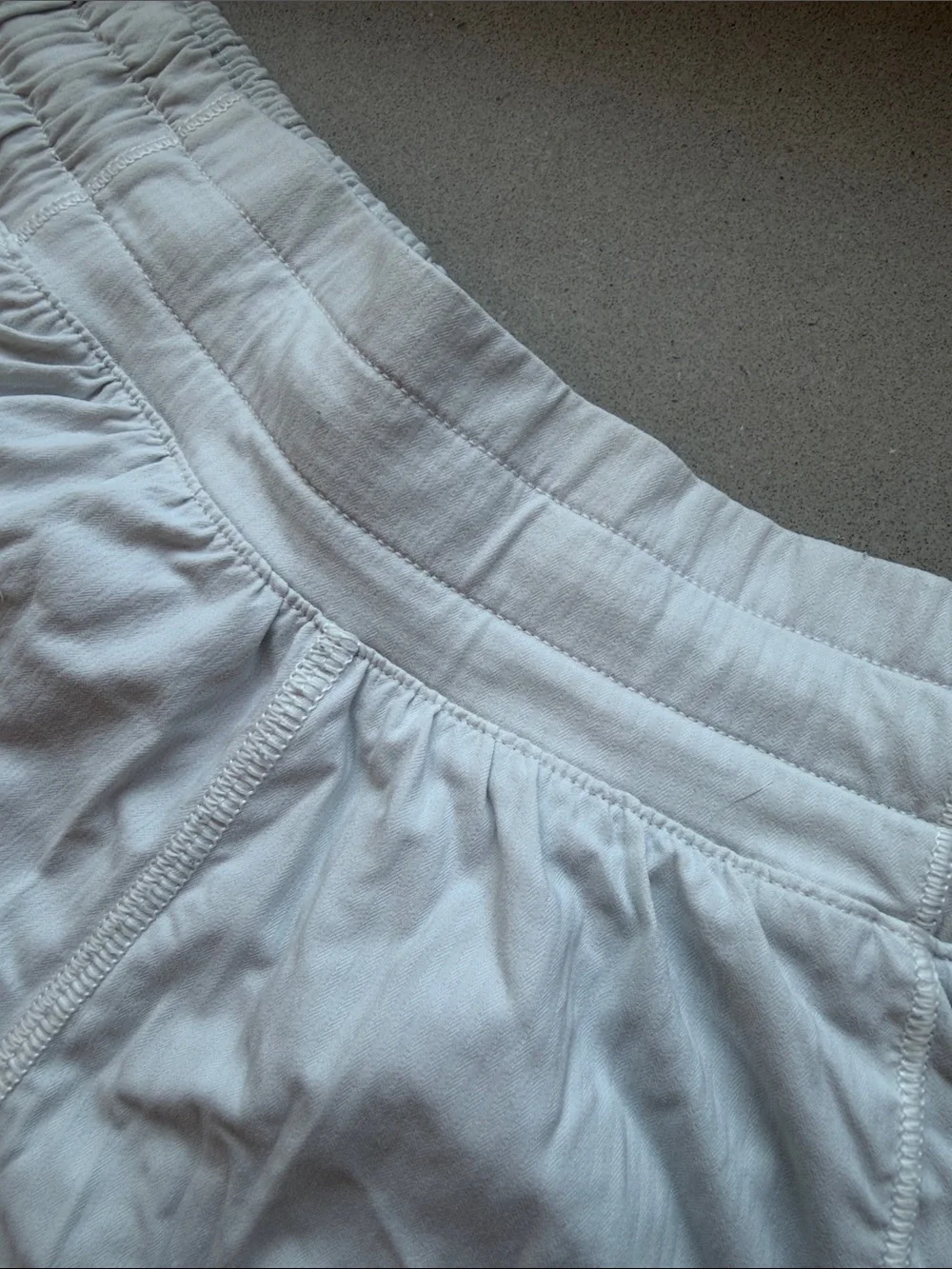 lululemon athletica White Hottie Hot 2.5